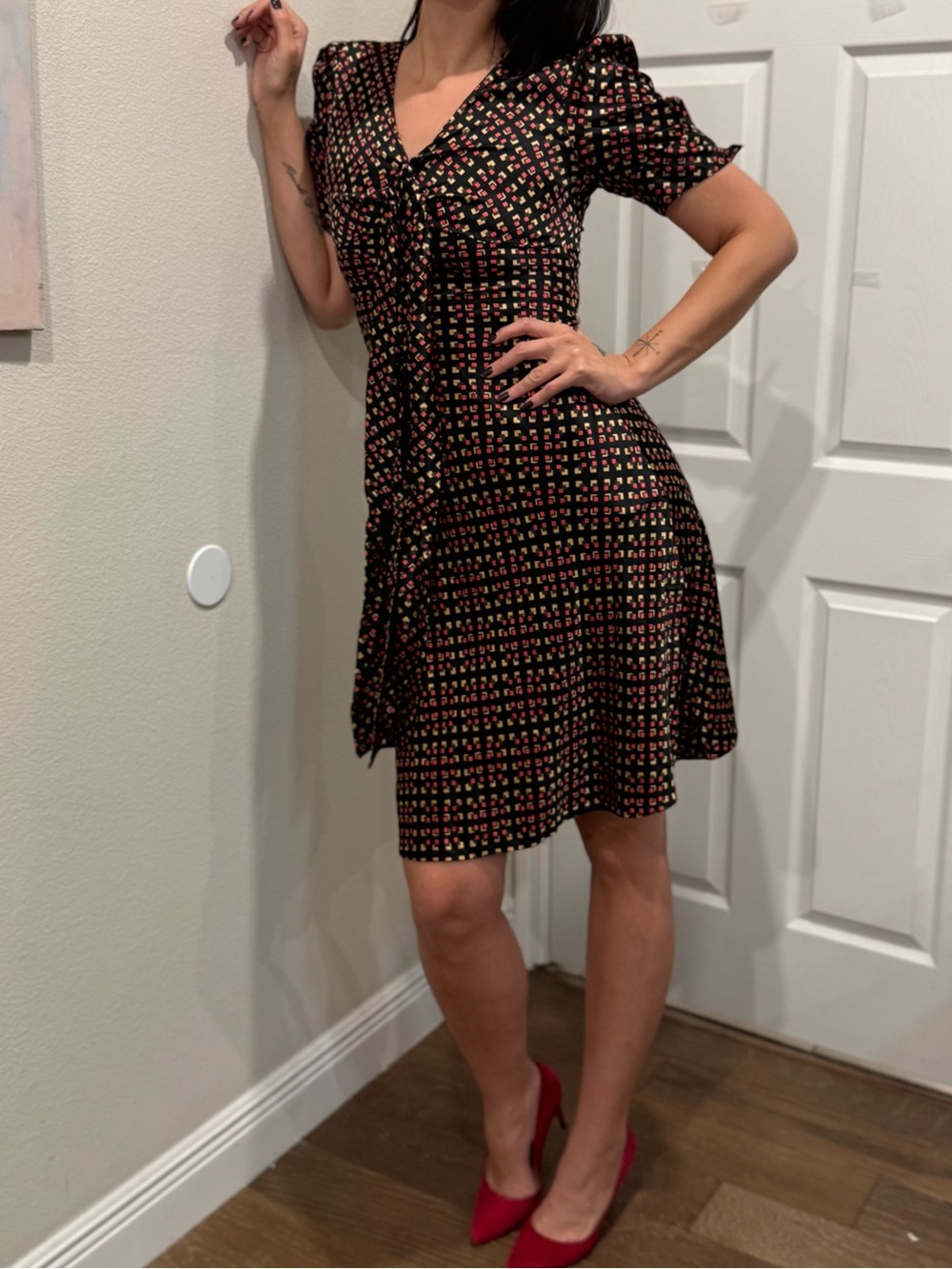 Diane Vos Furstenberg Midi Dress with Red & Gold Print and Tie-Front Silk Blend